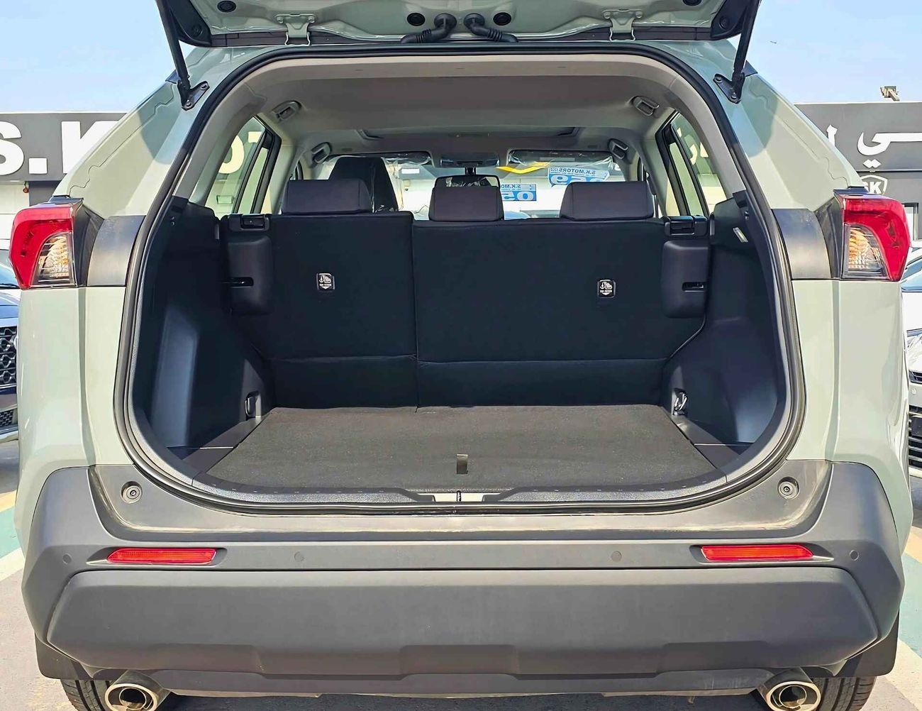 تويوتا راف ٤ Limited | 2.5L Petrol | Full Option With Sunroof | MY2024