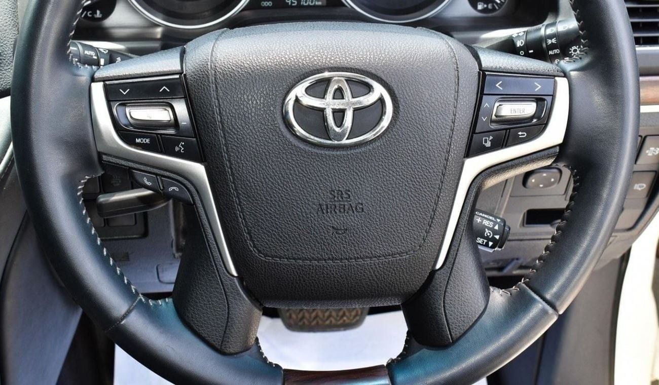 Toyota Land Cruiser V8 4.5L Diesel (Right Hand)