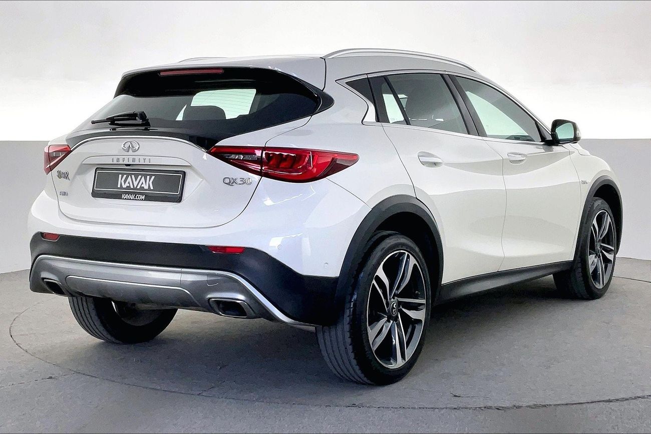 إنفينيتي QX30 Luxe | شامل الضمان | 0 ﺪﻔﻋﺓ ﺃﻮﻟﻯ