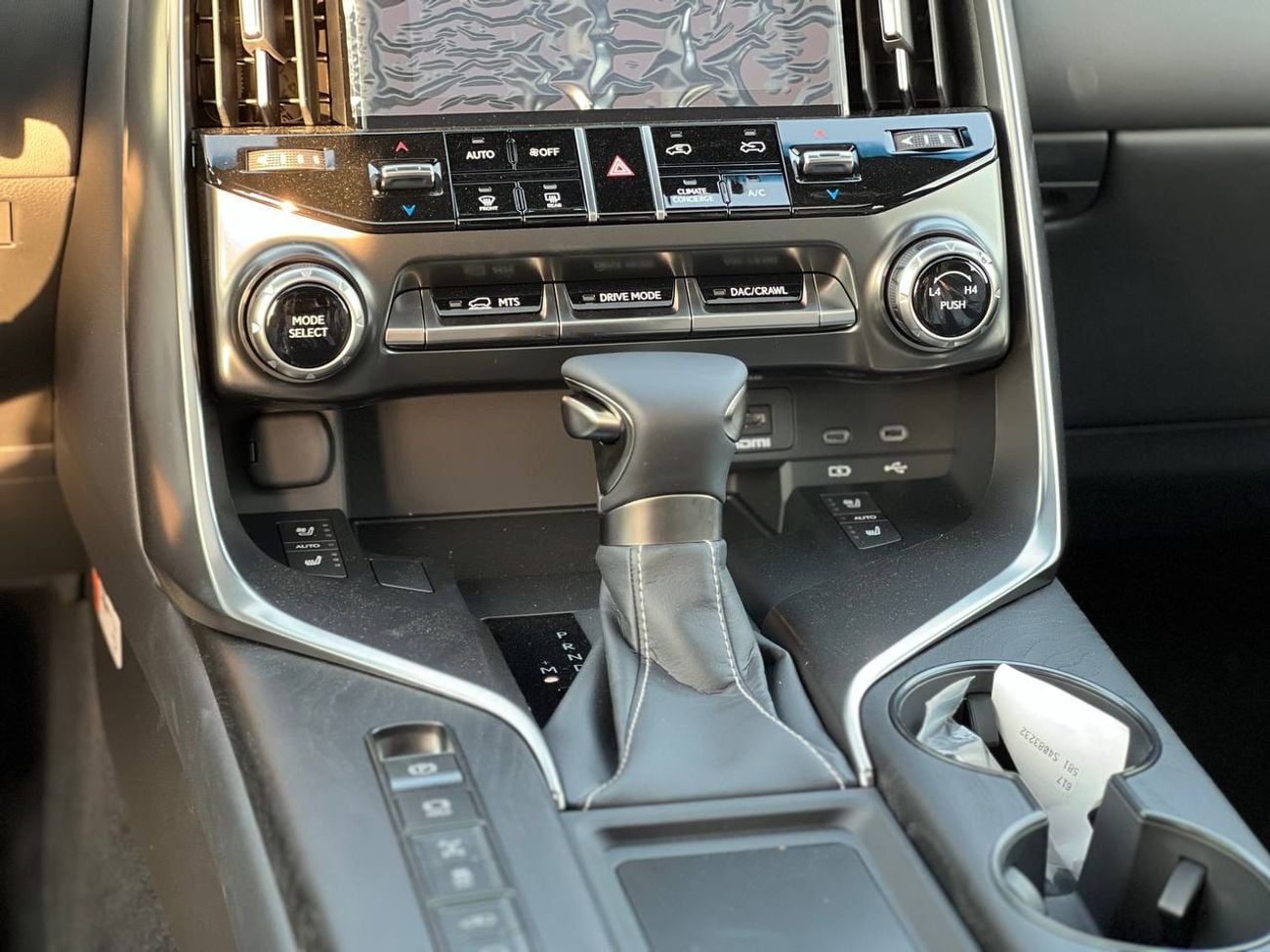 Lexus LX600 OVERTRAIL OVER-TRAIL 3.5L PTR A/T // 2025 // FULL OPTION WITH OFF ROAD TYRE , RADAR , HEAD UP DISPLA