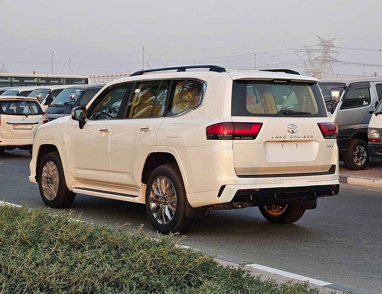 Toyota Land Cruiser VX / MAKE AERO KIT / 4.0L PETROL / FULL OPTION (CODE# 68044)