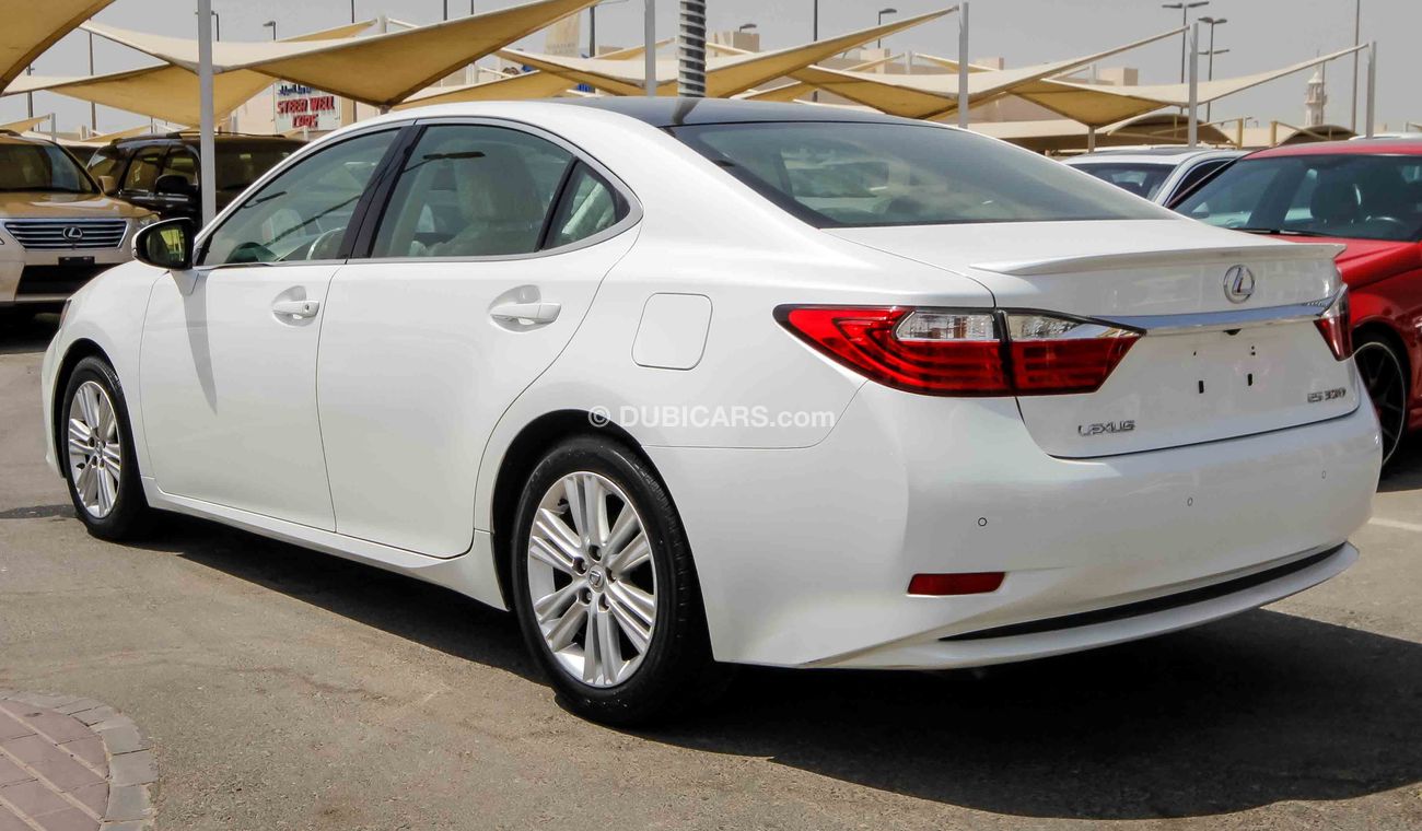 Used Lexus ES 350 2013 for sale in Sharjah 152436