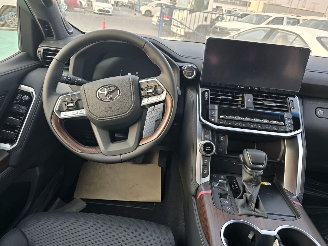 تويوتا لاند كروزر TOYOTA LANDCRUISER VX HYBRID FULL OPTION 2025 MODEL