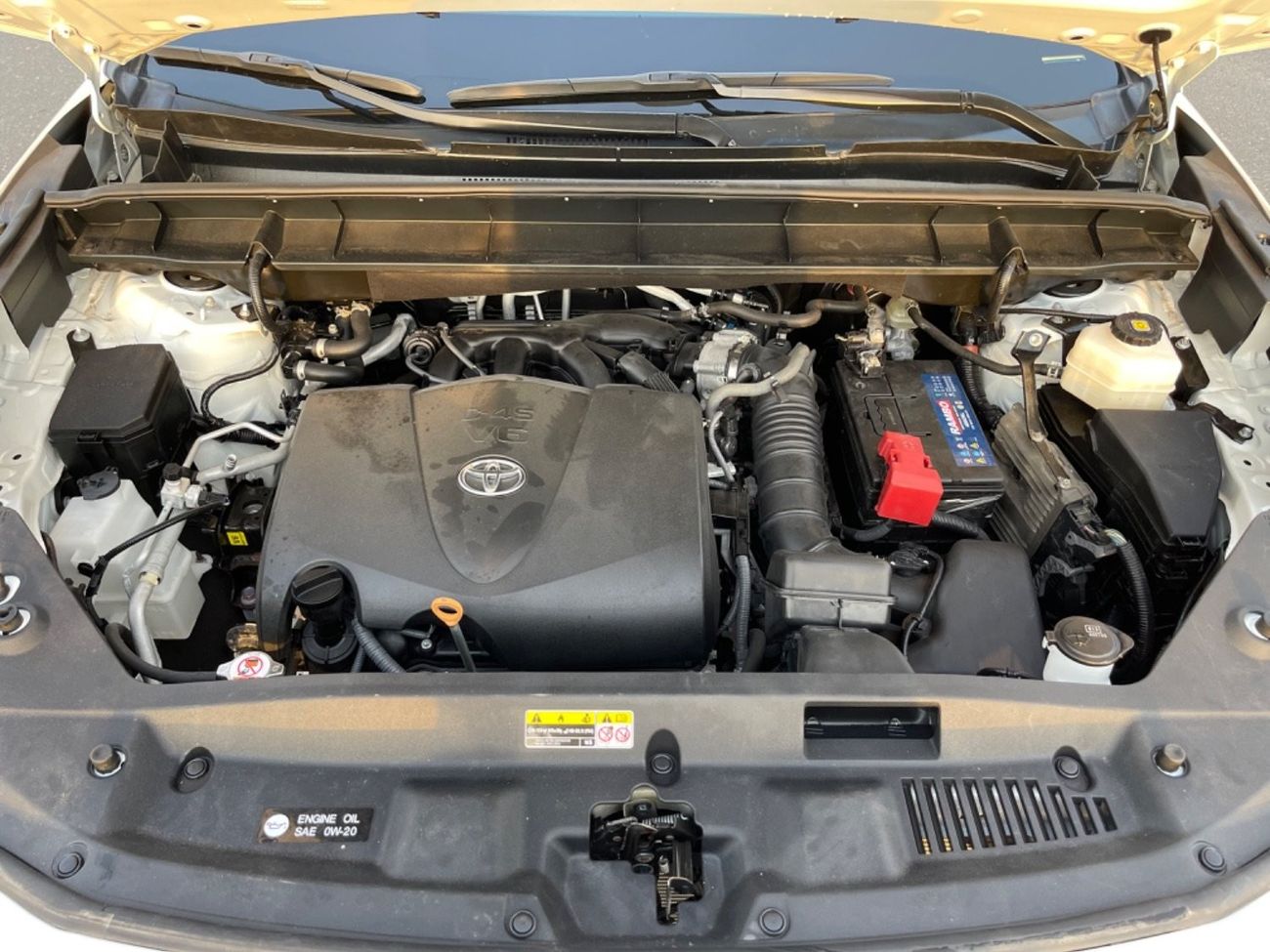 Toyota Highlander 2021 TOYOTA HIGHLANDER XLE 4x4 FULL OPTIONS IMPORTED FROM USA