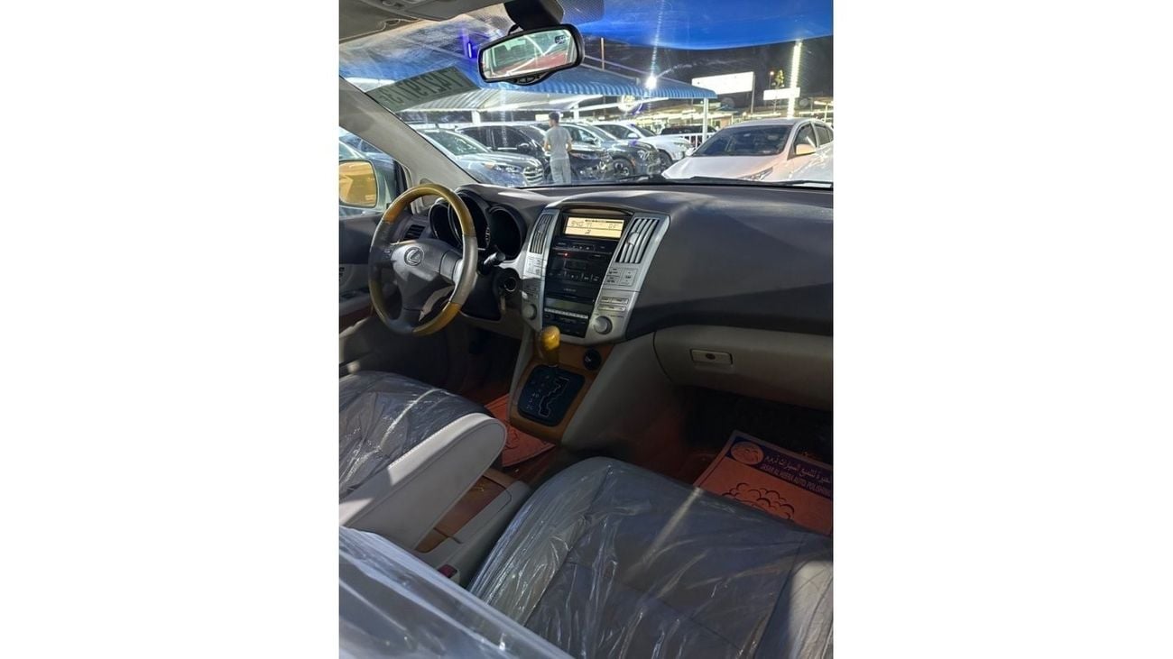 لكزس RX 330 2005 لكزس RX 330 مع الحد الأدنى من الأضرار، السيارة في حالة جيدة.