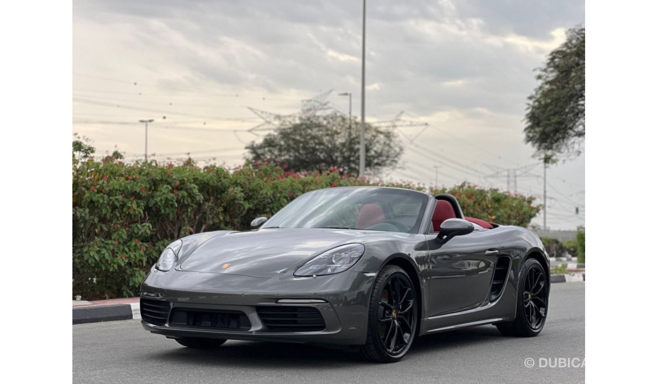 Porsche 718 Boxster Porsche 718 Boxster Gulf agency under agent warranty (Al Naboodah)