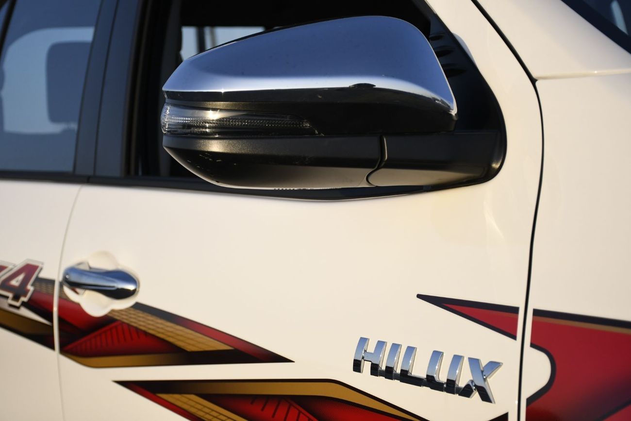 Toyota Hilux 2.7L V4 AT With Air Composer  Push Start Full Option