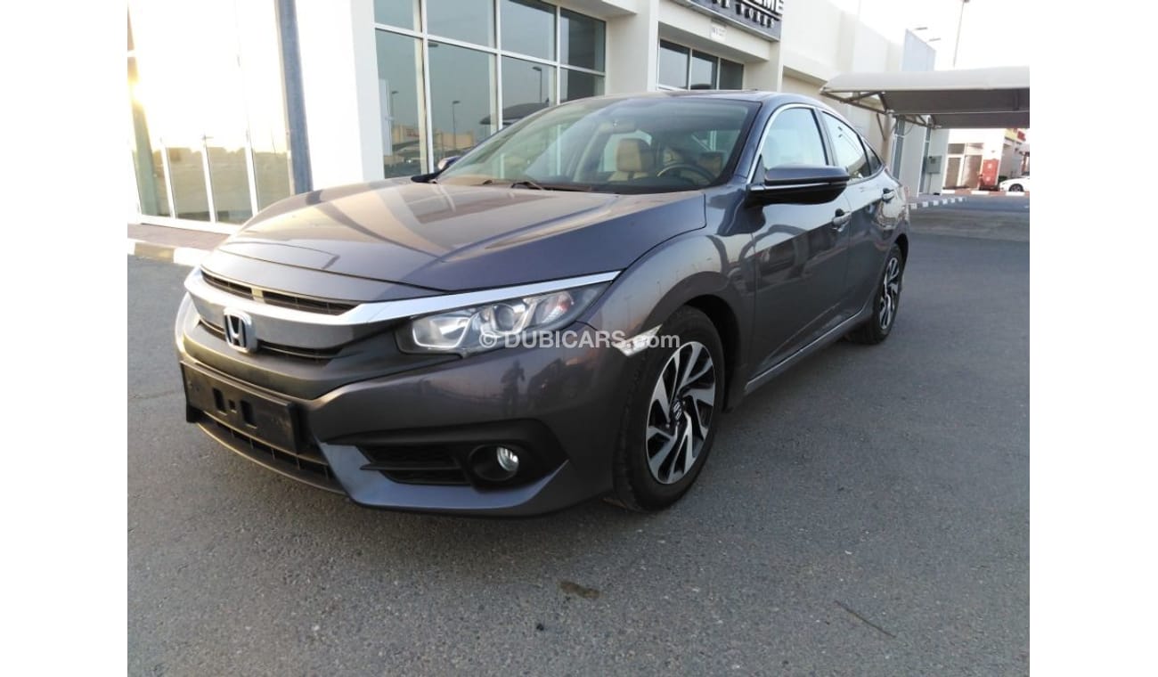 هوندا سيفيك Honda civic 2016 gcc full otion very celen car