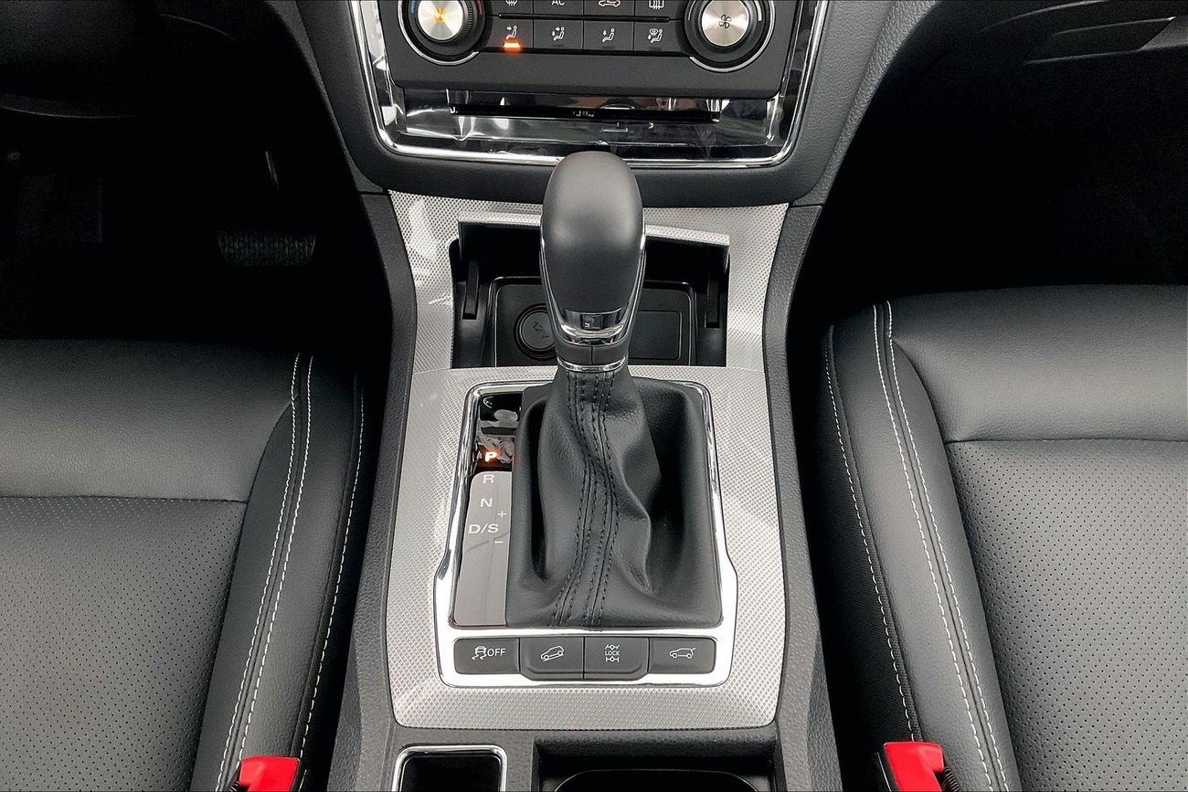 MG HS Trophy | 1 year free warranty | 0 Down Payment