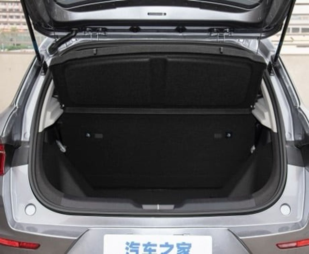 بي واي دي e2 BYD E2  Honor Deluxe 2024 (Available on pre-order from China and ship to ROW)