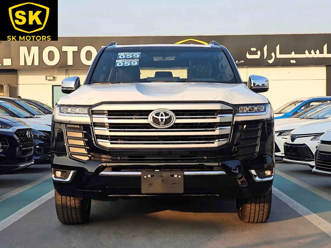 تويوتا لاند كروزر VX / LC300 VX / 4.0L PETROL / BIG DVD / JBL SPEAKERS / SUNROOF / FULL OPTION (CODE# VX4AJ)