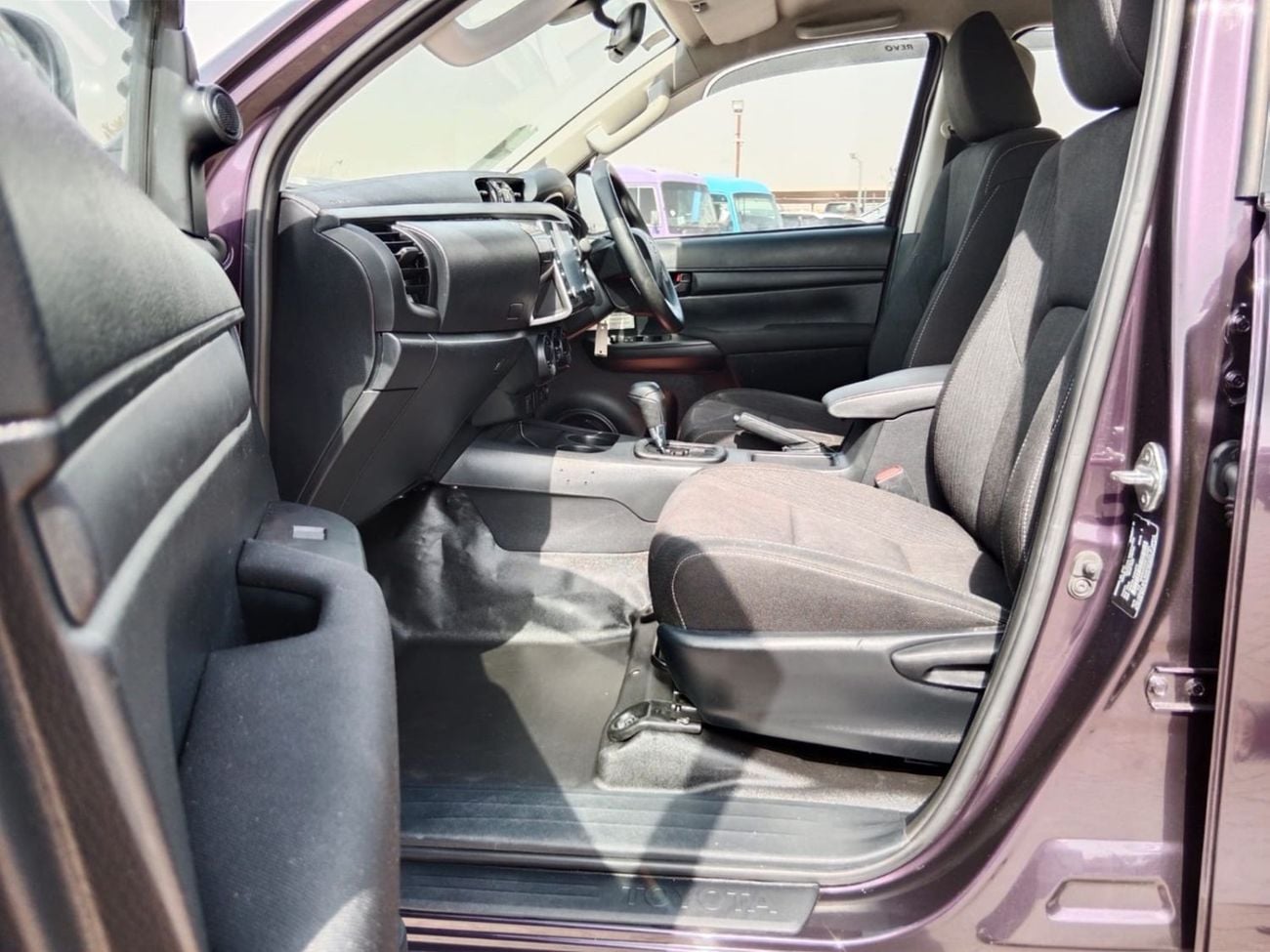 تويوتا هيلوكس TOYOTA HILUX PICK UP RIGHT HAND DRIVE (PM1413)