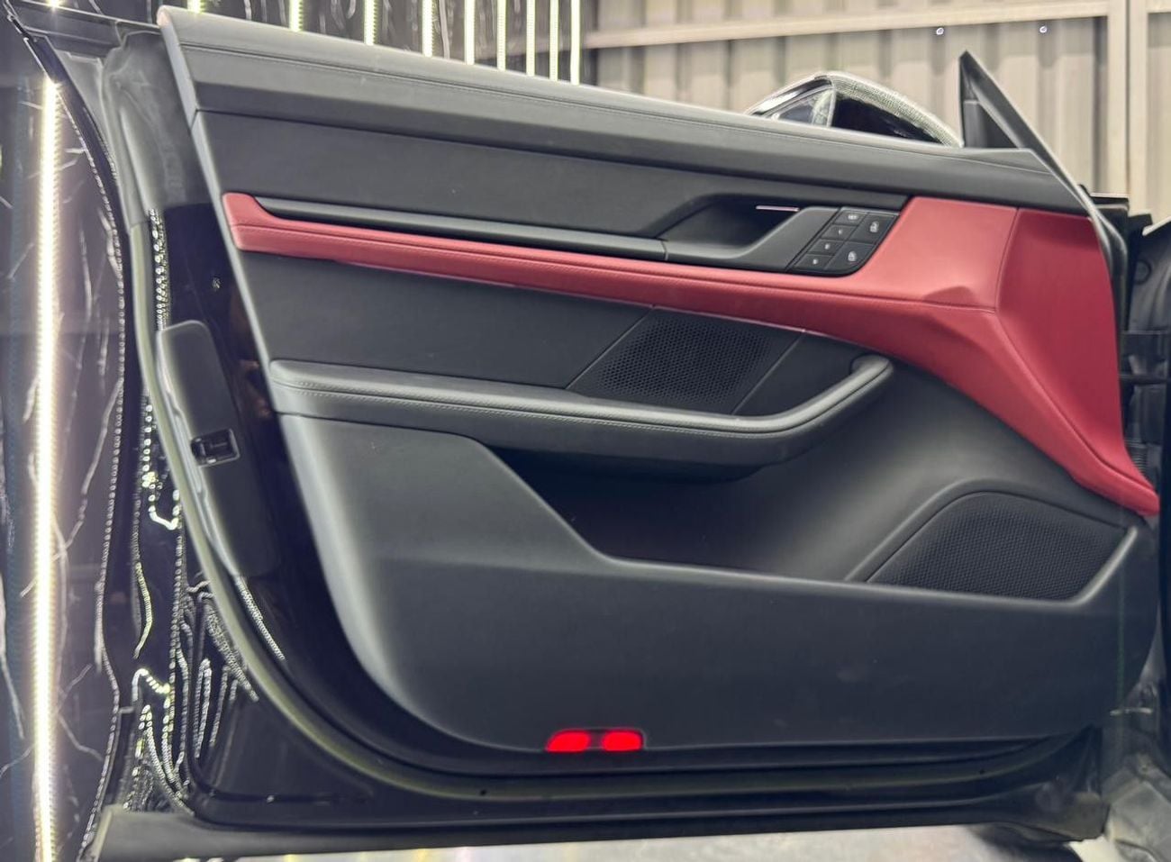 Porsche Taycan STD