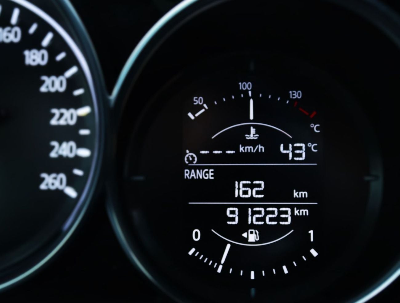 مازدا 6 2019 مازدا 6 آر (GL)، سيدان ذات 4 أبواب، 2.5 لتر 4 سلندر بنزين، أوتوماتيكية، دفع أمامي