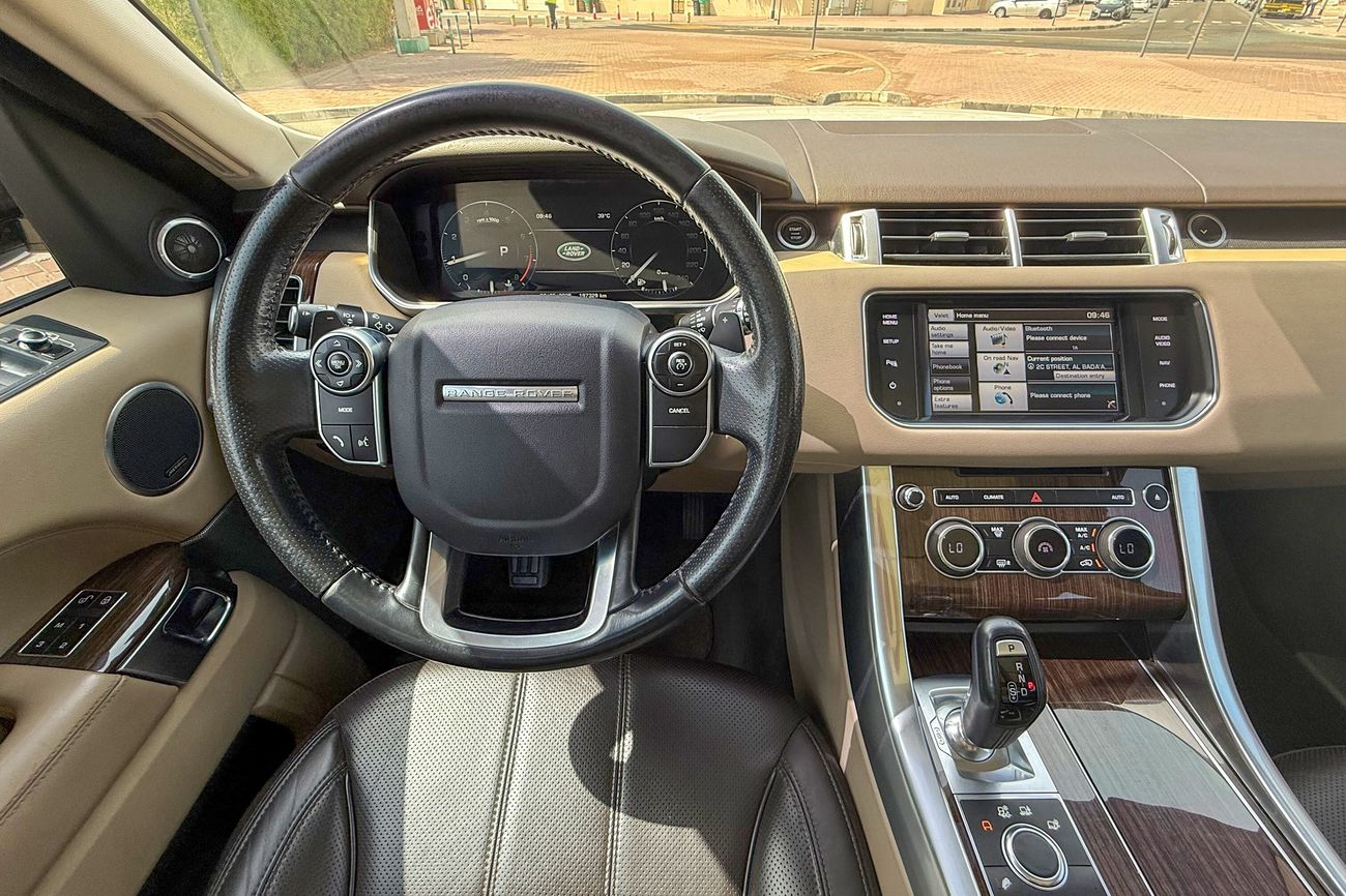 Land Rover Range Rover Sport HSE 3.0L BLACK EDITION