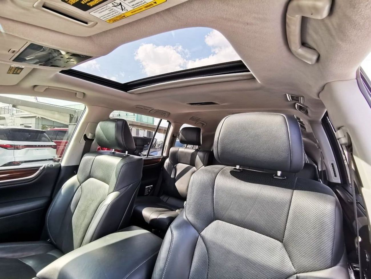 لكزس LX 570 Platinum 5.7L Lexus LX570 - 2020 - Black