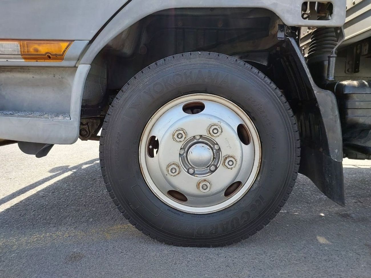ميتسوبيشي فوسو كانتير MITSUBISHI CANTER TRUCK RHD 1995 MODEL 4.5 L DIESEL MANUAL(PM20499)