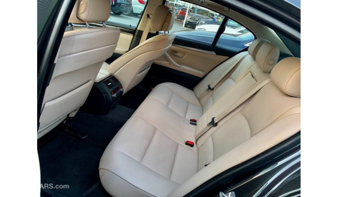 BMW 528i BMW 528 i Specifications: full option + sunroof + screen + controls behind the steering wheel + crui