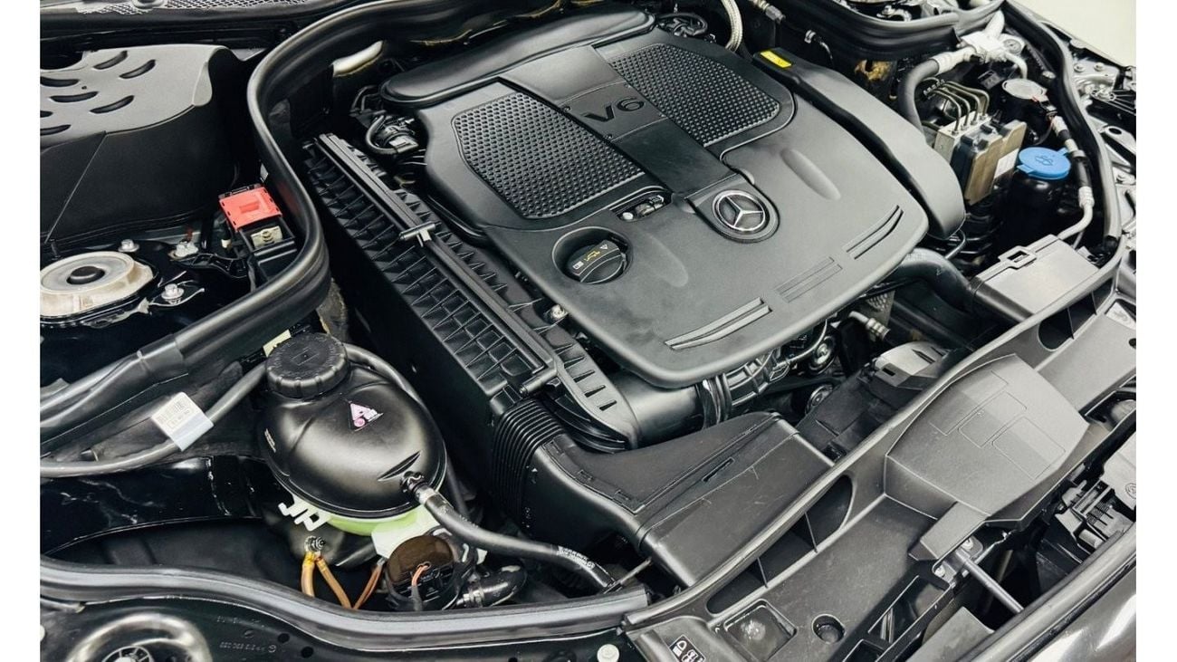 Mercedes-Benz E300 Elegance GCC .. AMG .. V6 .. Perfect Condition .. Panoramic