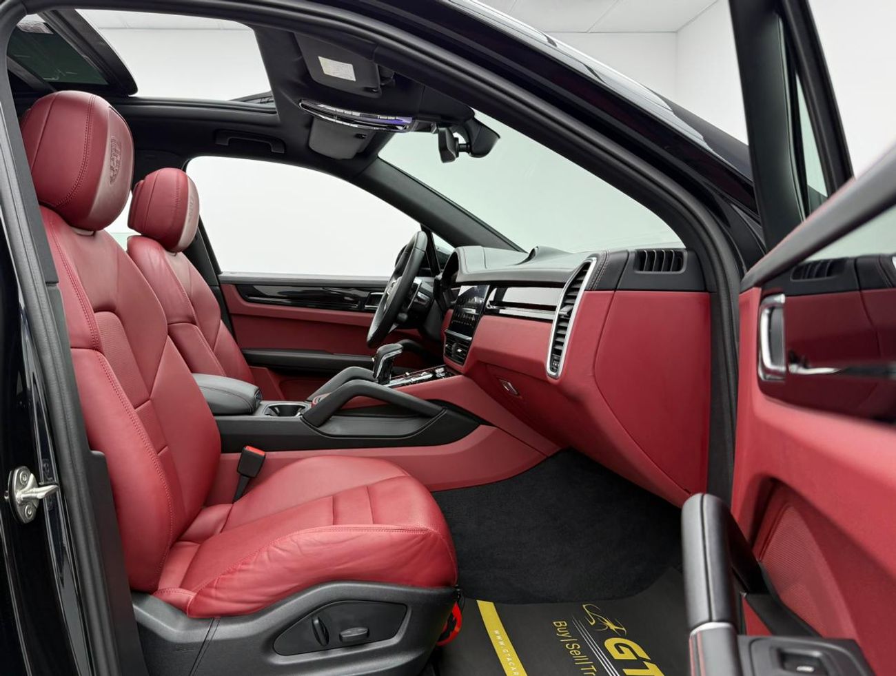 بورش كايان Std 3.0L (335 HP) 2022 Porsche Cayenne, Warranty, Full Service History, Sport Chrono Package, Excell