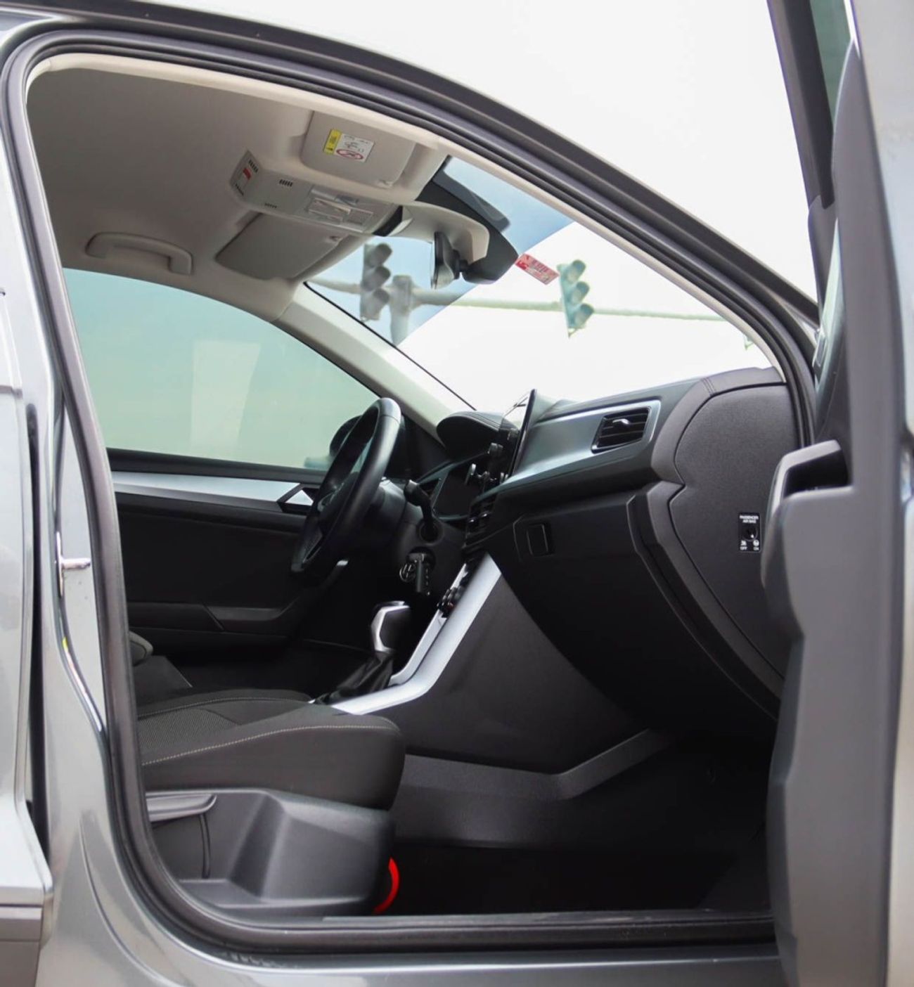 Volkswagen T ROC Style 1.4L Volkswagen T-Roc 2023 GCC, original paint , without accidents, in excellent condition 160