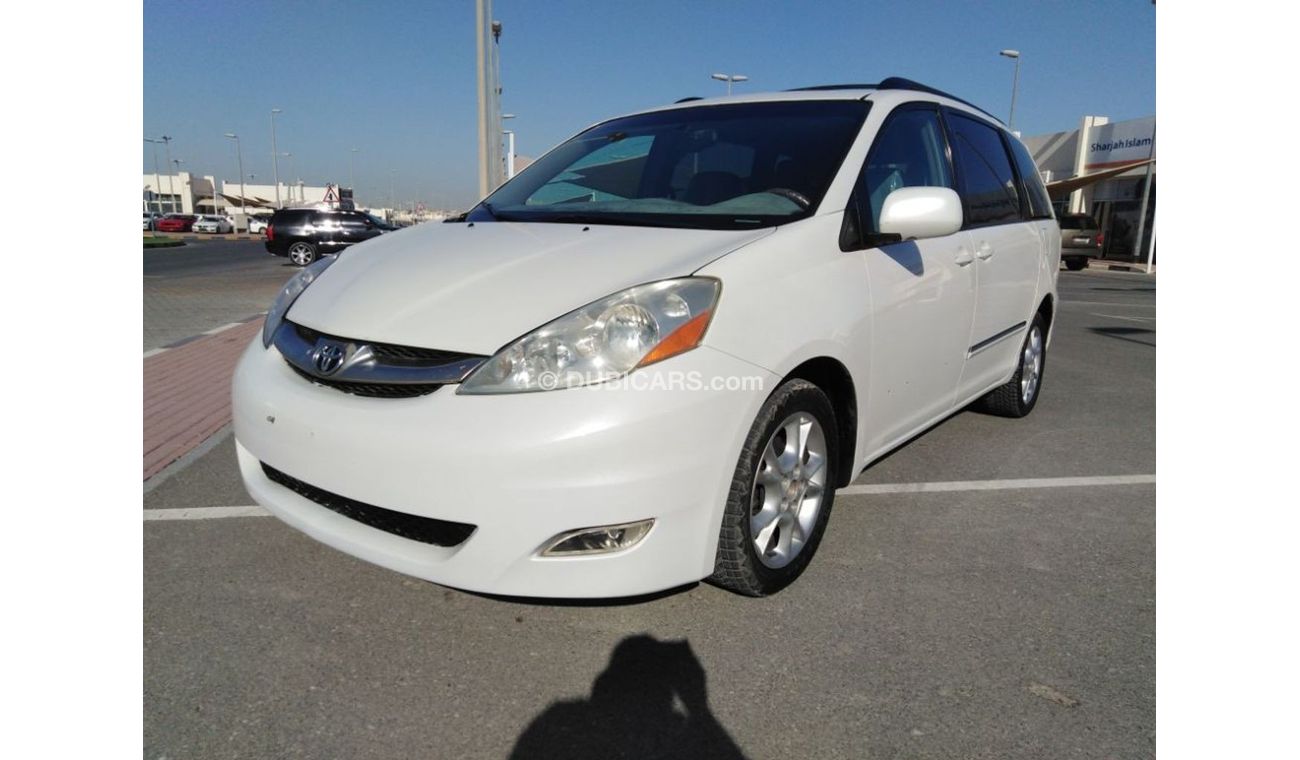 Toyota Sienna Toyota Siena 2006 full option very celen car for sale
