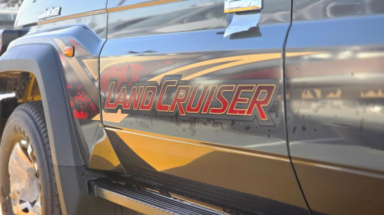 تويوتا لاند كروزر 70 TOYOTA LC 76 2026 A/T 2.8 GREY COLOR