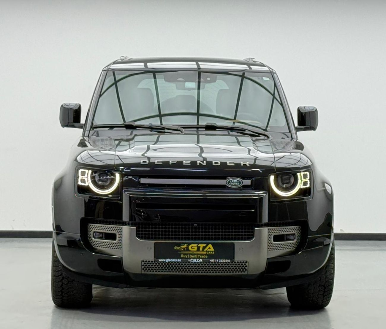 Land Rover Defender 2025 Land Rover Defender 110 X-Dynamic HSE, 2029 LR Warranty + Service History, Low Km, GCC