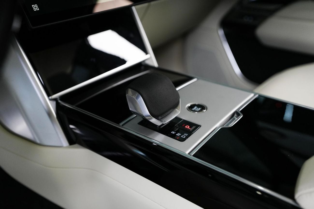 لاند روفر رينج روفر Land Rover Range Rover P400 HSE-GCC-Al Tayer 5 years Warranty-Special Color-23 Inch Black Rims