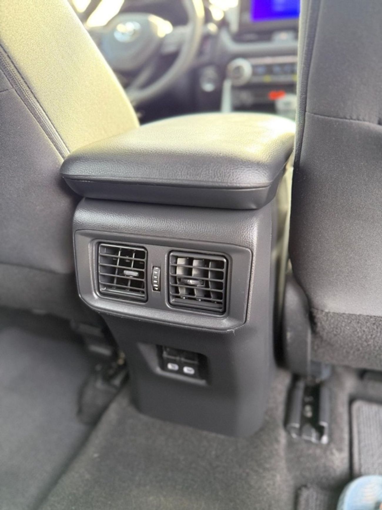 تويوتا راف ٤ XLE 2.5 leather seats, push start