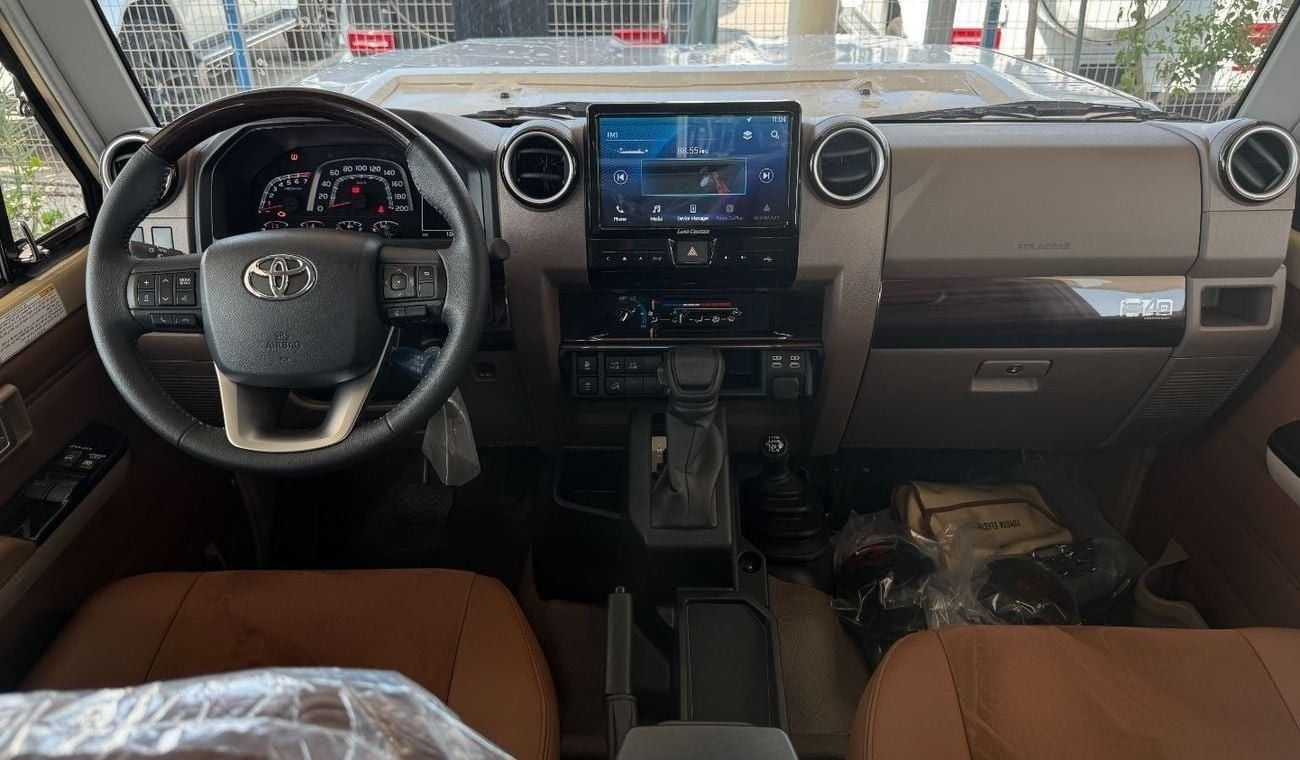 Toyota Land Cruiser Pick Up (LC) 79 SINGLE CABIN (LX) AT 4.0L GASOLINE 2025