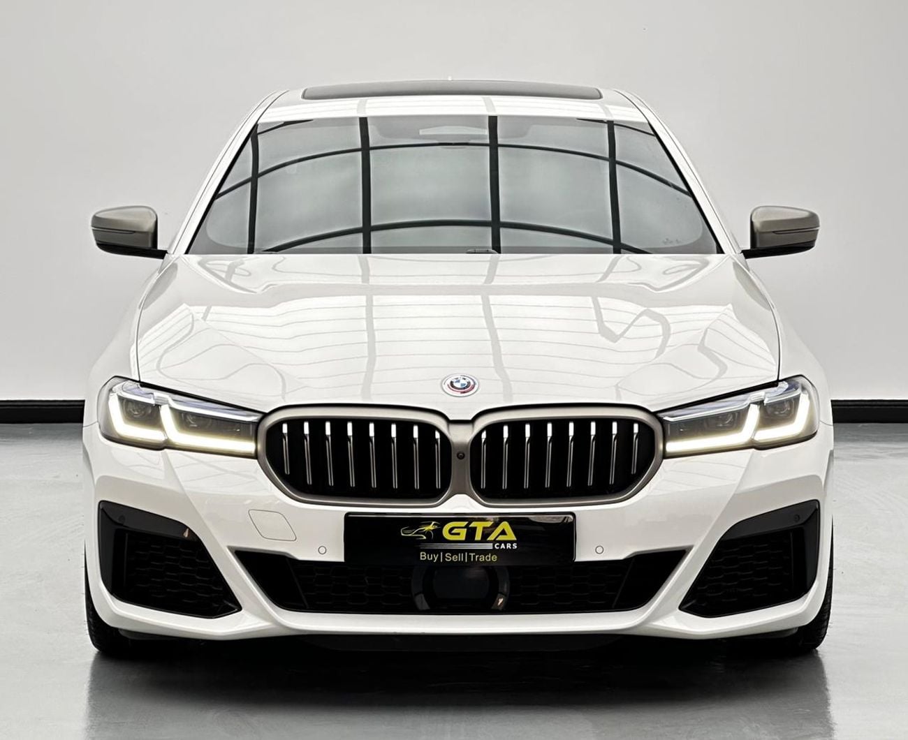 بي أم دبليو M550i 2023 BMW 550i xDrive, 4.4L Bi-Turbo V8 AWD, 530bhp 750Nm Torque, 8-Speed Auto-Gearbox.