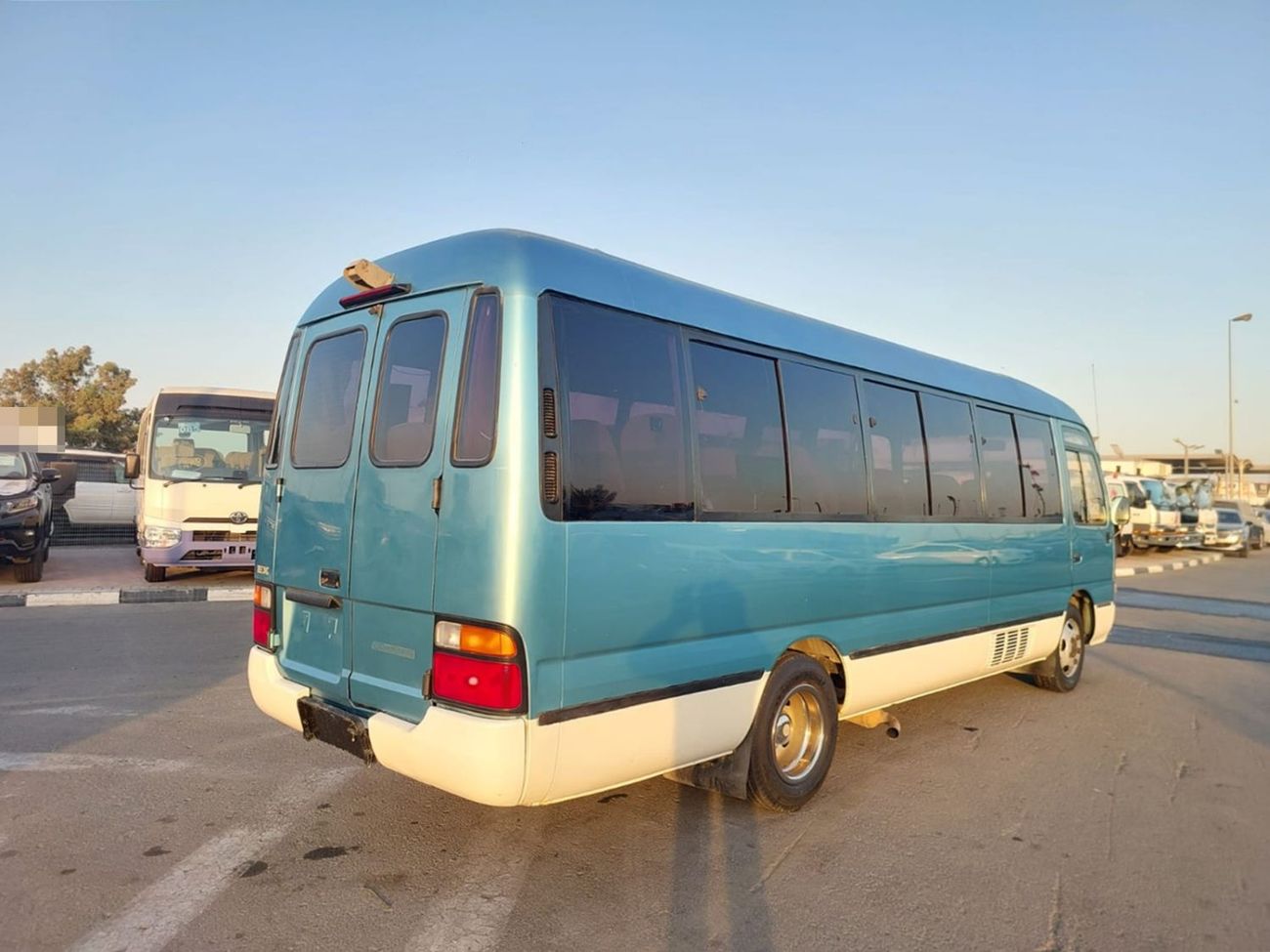 Toyota Coaster TOYOTA COASTER BUS RHD 1999 MODEL 4.1 L DIESEL AUTOMATIC(PM05798)