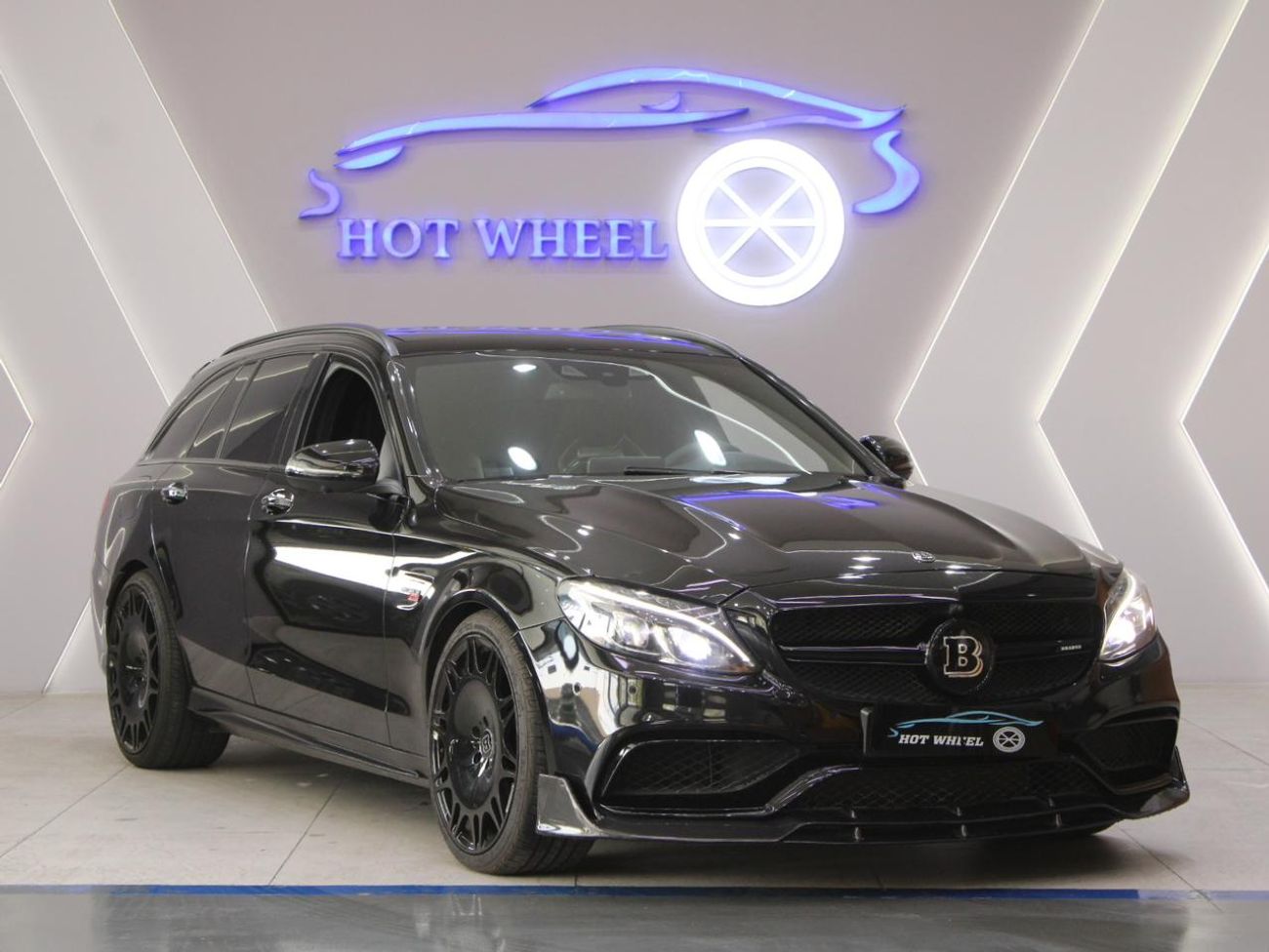 مرسيدس بنز C 63S AMG Std 4.0L (5 Seater)