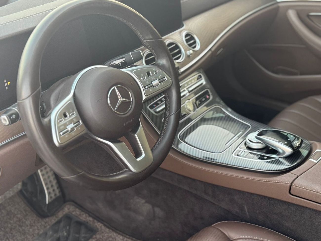 مرسيدس بنز E300 Premium 2.0L