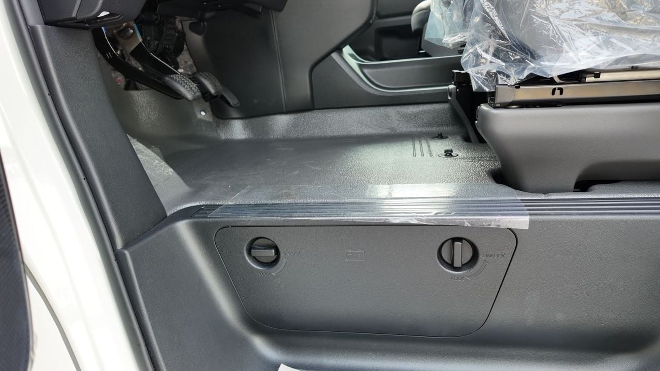 Toyota Hiace TOYOTA HIACE HIGH ROOF 2.8L DIESEL M/T WHITE 2026