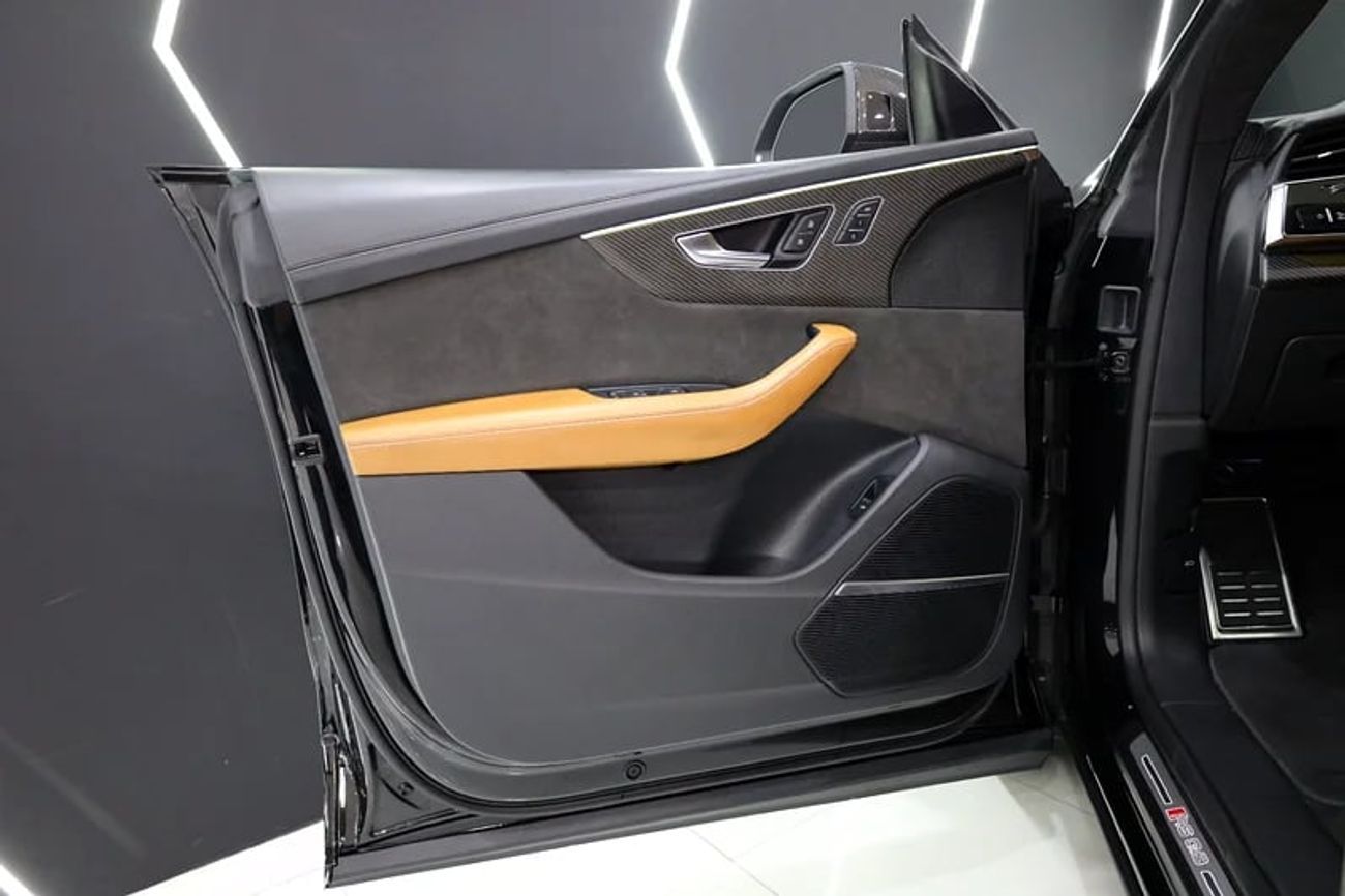 Audi RS Q8 Quattro, Ceramic Brakes, Carbon Fiber Package, Bang N Olufsen Audio, GCC Specs!!