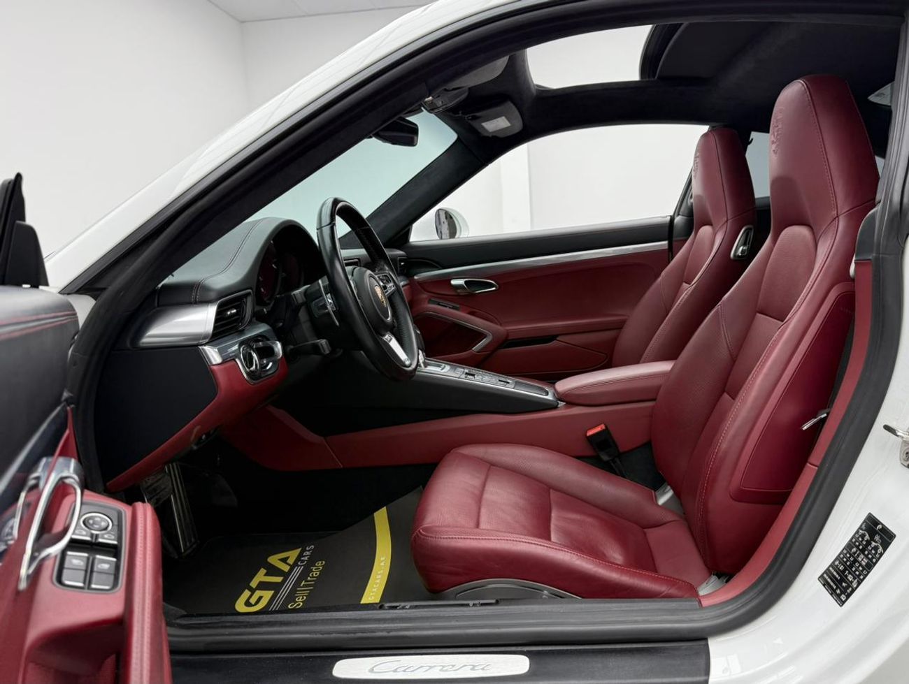 Porsche 911 2017 Porsche 911 Carrera, 2026 Porsche Warranty, Full Porsche Service History, Fully Loaded, GCC