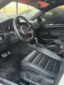 Volkswagen Golf R Base 2.0T