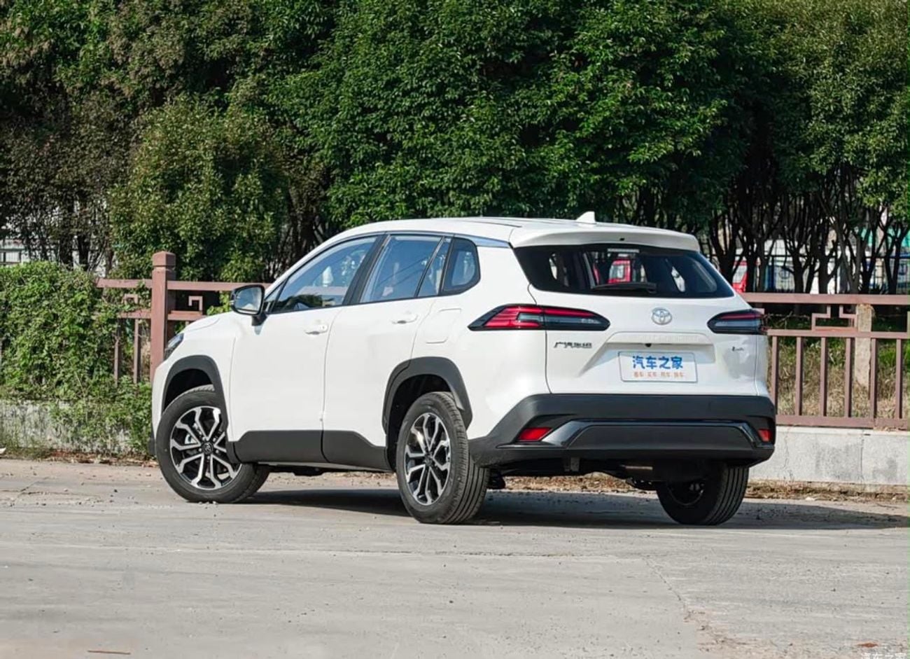 Toyota Frontlander Luxury TOYOTA FROND LANDER LUXURY