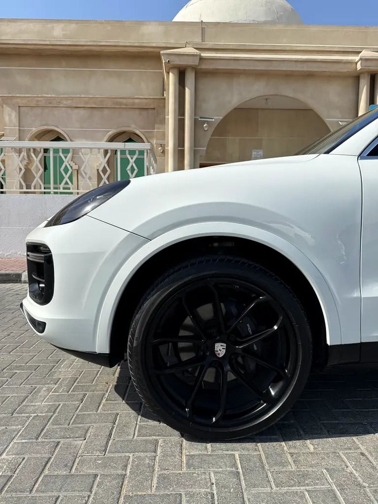 Porsche Cayenne STANDARD LOW MILEAGE + 1 YEAR SERVICE CONTRACT