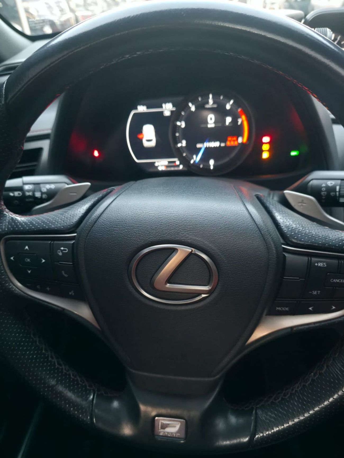 لكزس UX 200 F Sport Platinum 2.0L (169 HP)