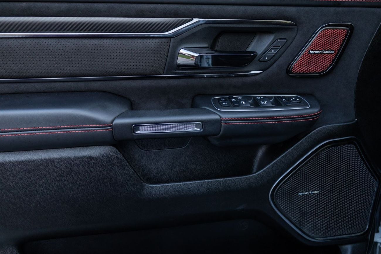 رام 1500 TRX 6.2L (5 Seater)