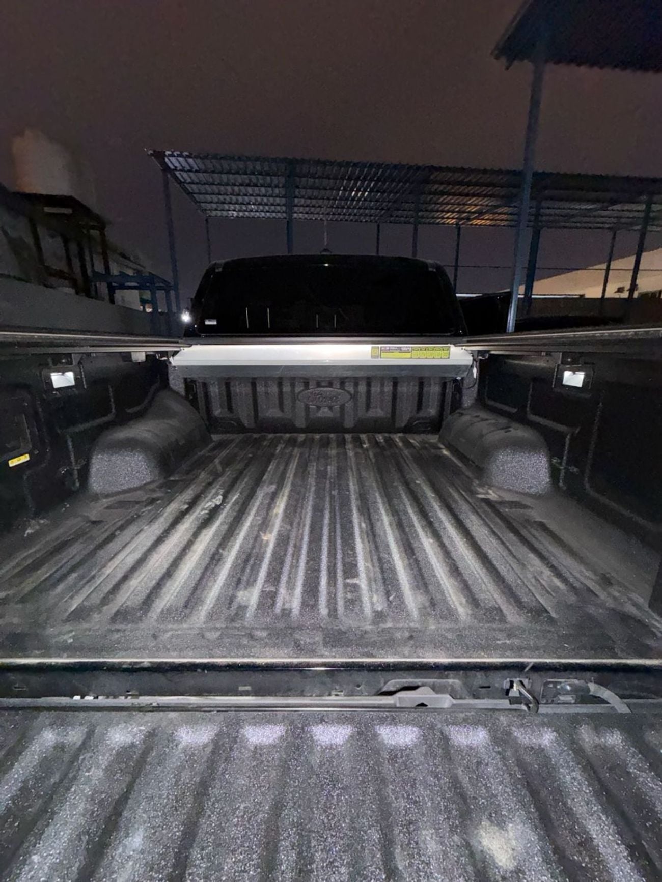 Ford Ranger Raptor exclusive package :black rhino wheels ,electric bed cover