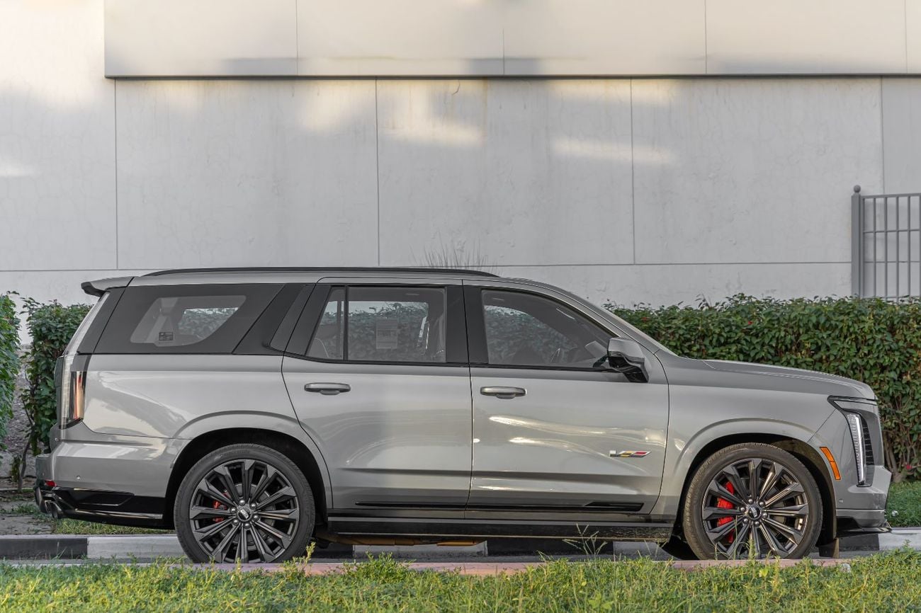 Cadillac Escalade Escalade-V 6.2L Cadillac Escalade | V | 2025 | GCC | Warranty available with Al Kendy + Service Cont