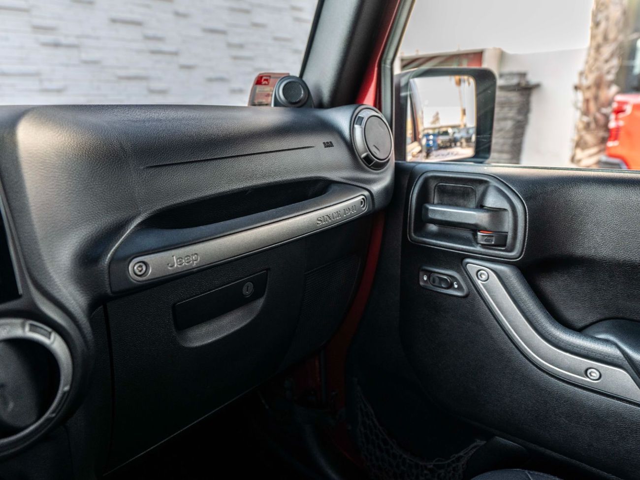 Jeep Wrangler Sport 3.6L M/T