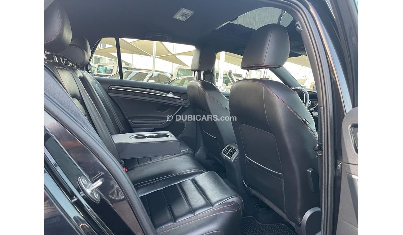 Volkswagen Golf GTi Clubsport Car: Volkswagen Golf GTi_American_2017_Excellent_Condition _Full option