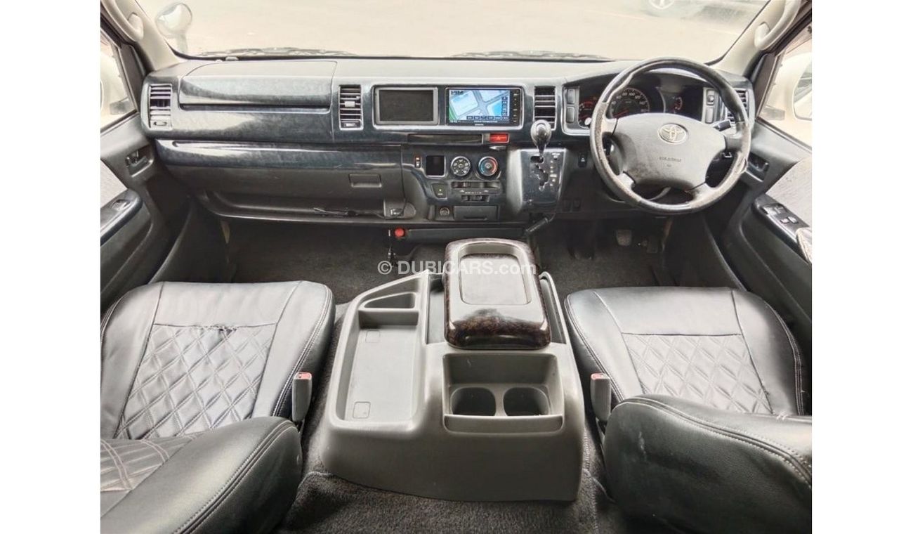 Toyota Hiace TOYOTA HIACE VAN RIGHT HAND DRIVE (PM1589)