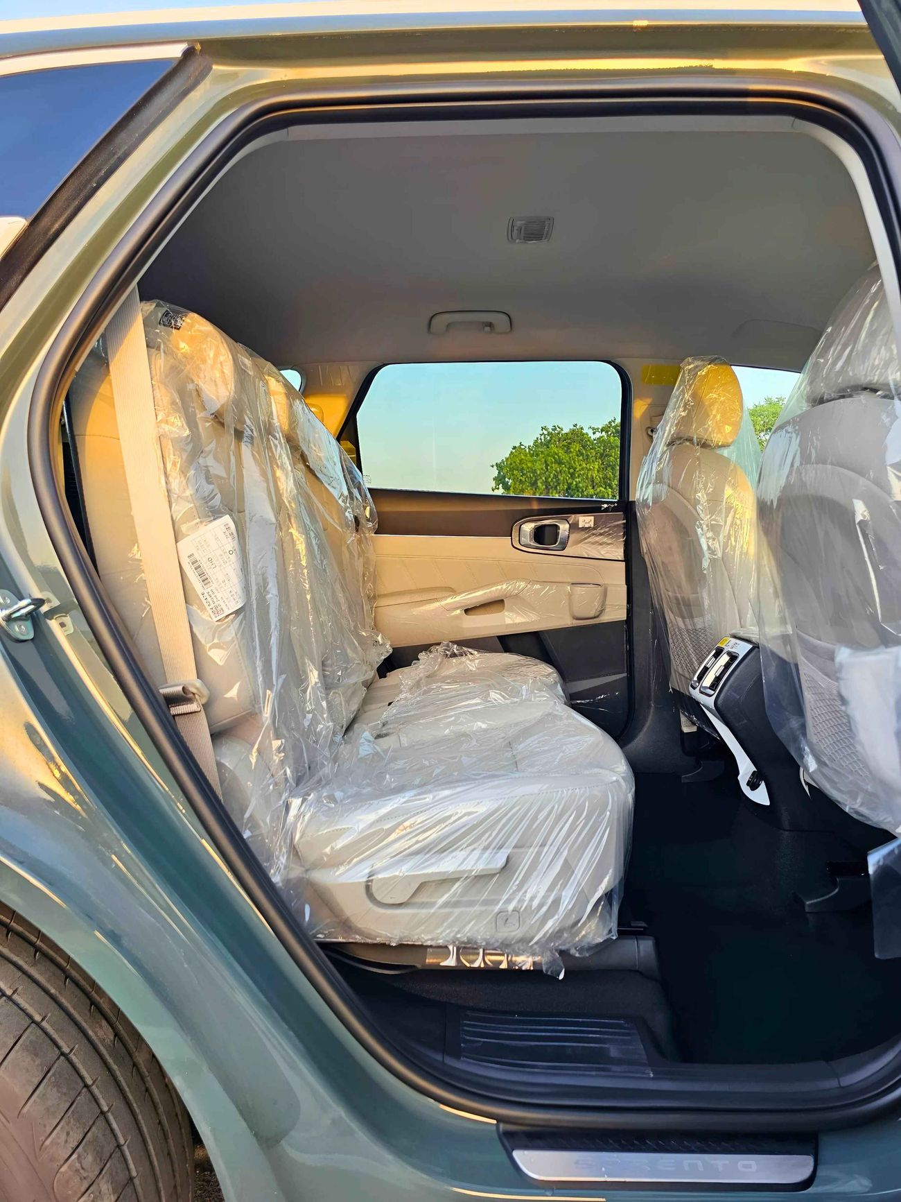 كيا سورينتو 2.5L V4 PETROL / 360* CAMERA  / POWER SEATS / 4WD (CODE # 69092)