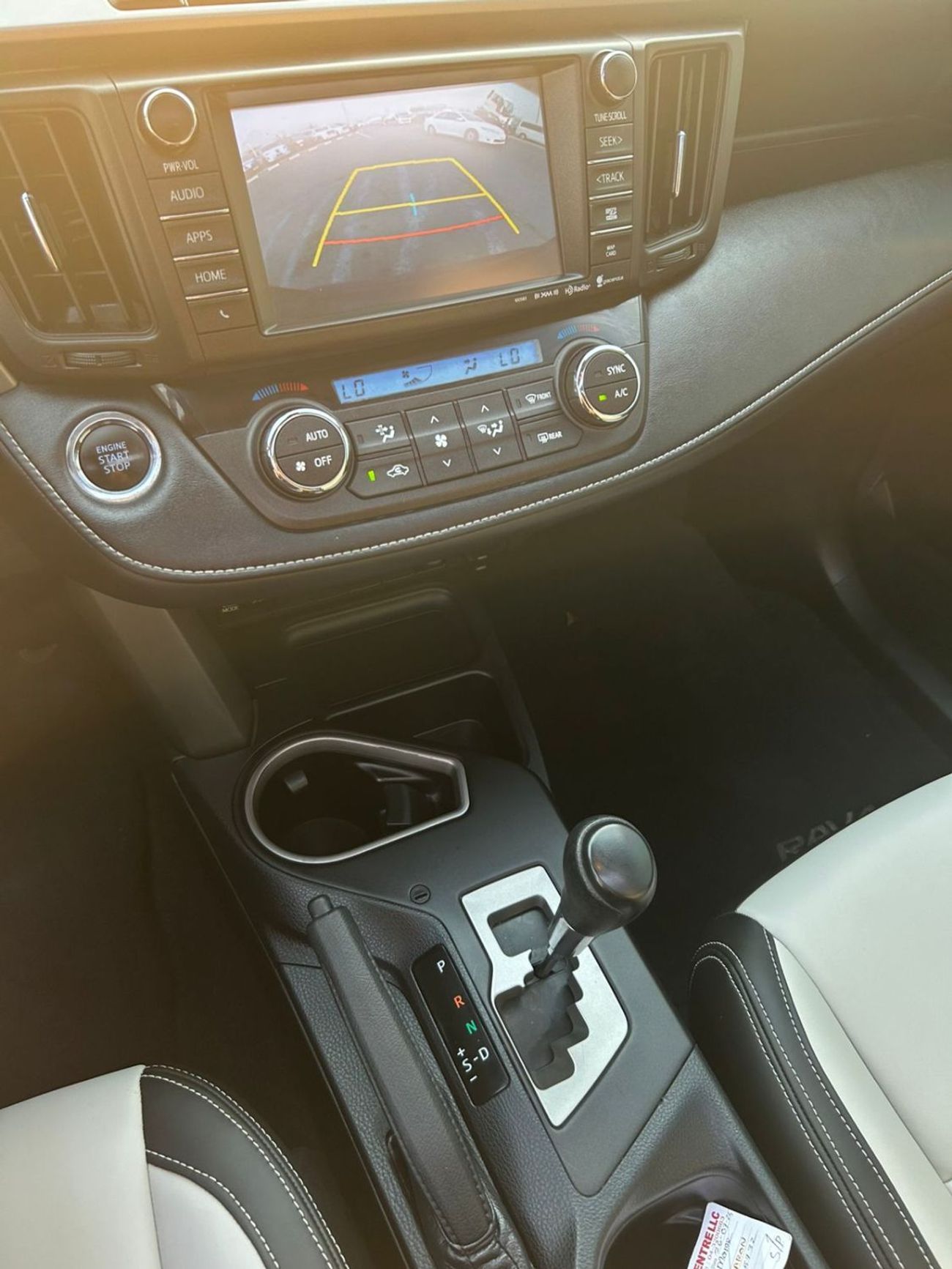 Toyota RAV4 2017 Toyota Rav4 Full Option XLE 2.5L V4 - Front / Back Sensors & Radar - Auto Trunk Push Start -